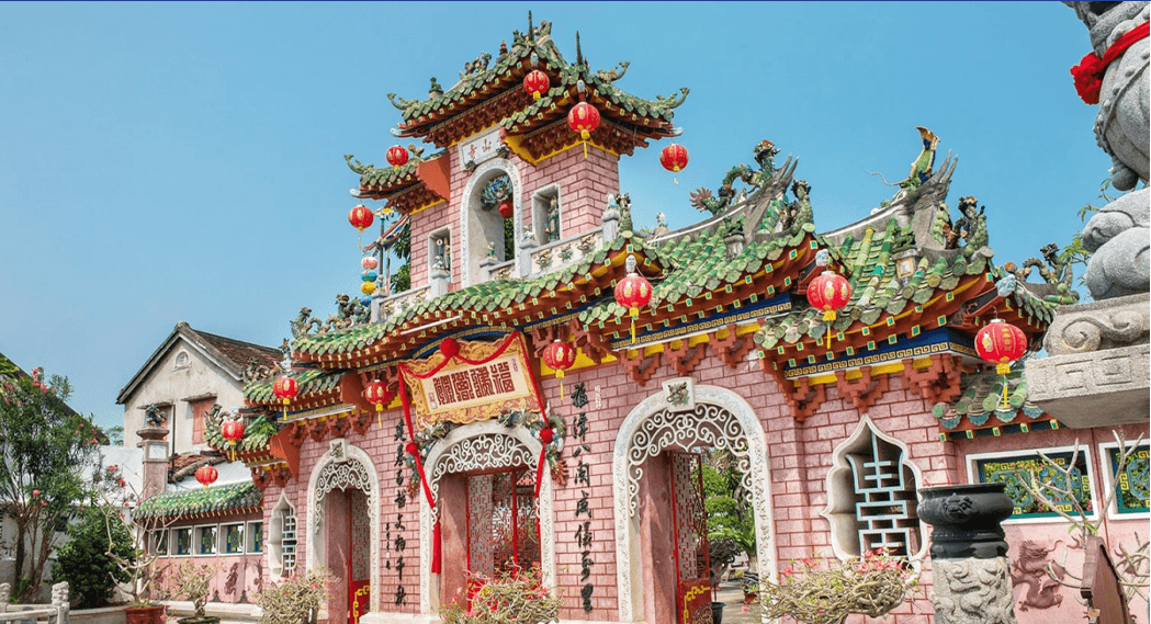 Ancient houses & assembly halls in Hoi An